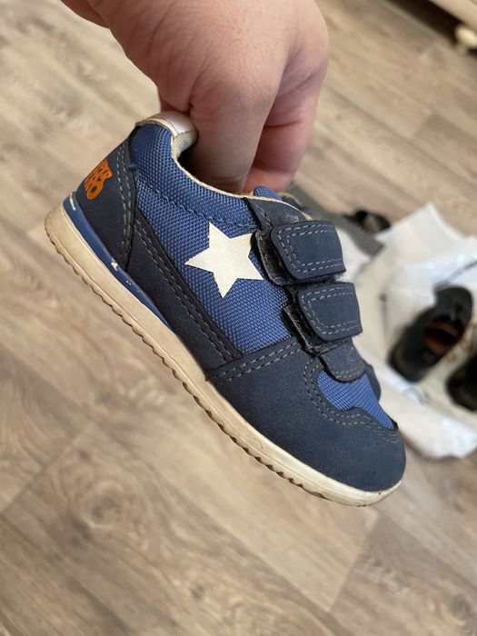 Продам детскую обувь