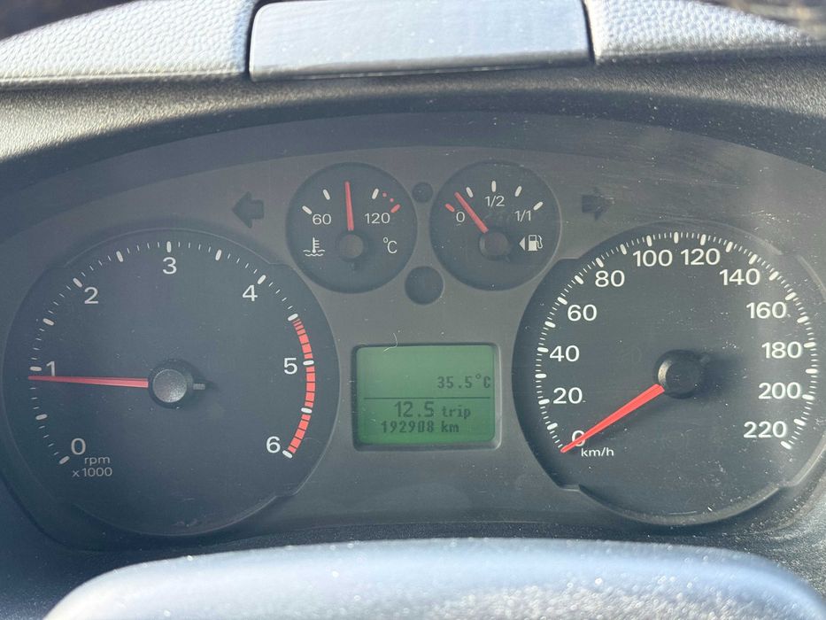 Кемпер  Ford TRANSIT 2.2TDI клима 7места