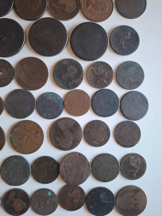 Огромен лот над 1000 монети