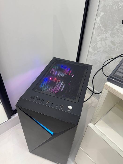 Kompyuter sotiladi srochna