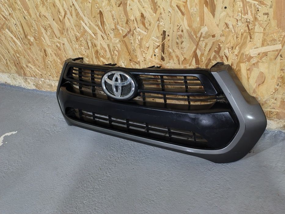 Grila Radiator Toyota Hilux an 2020-2024