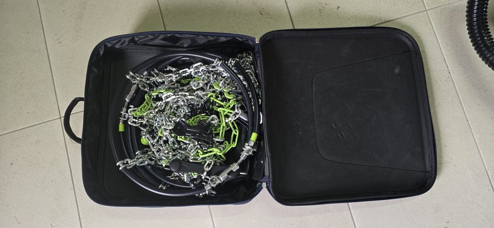 Lanțuri antiderapante noi, număr mare