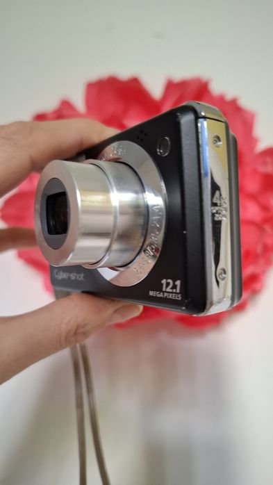 Компактен дитален фотоапарат Sony Cybershot DSC-W215