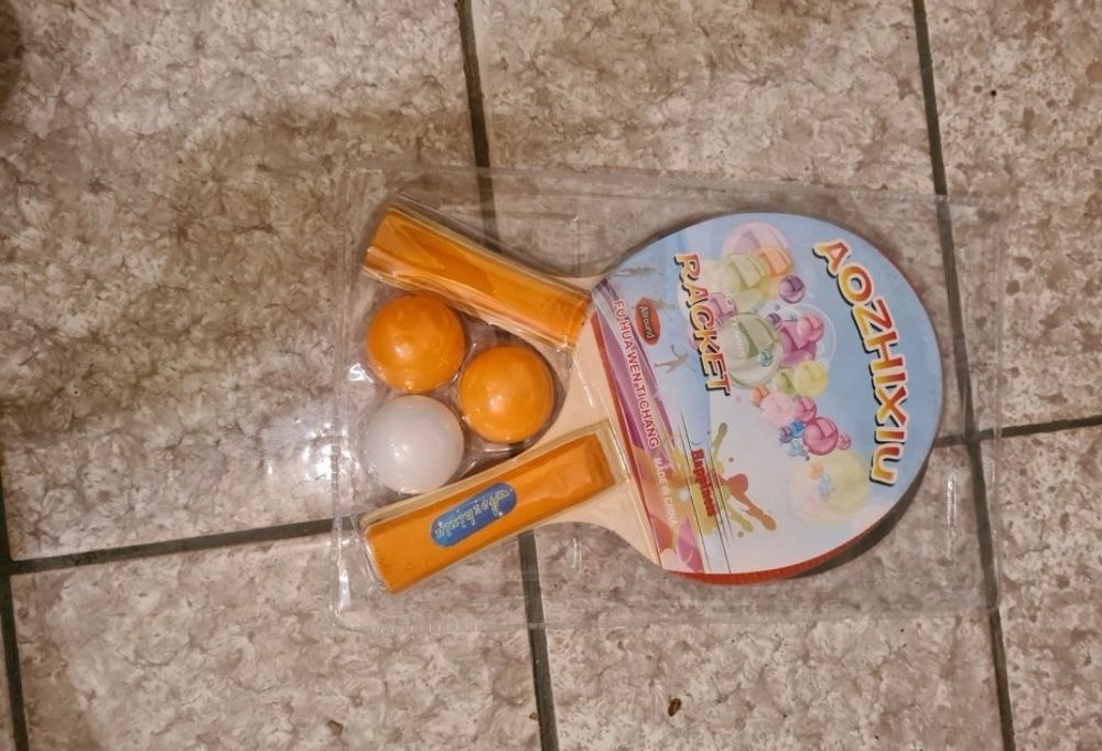 Palete de ping pong cu mingi