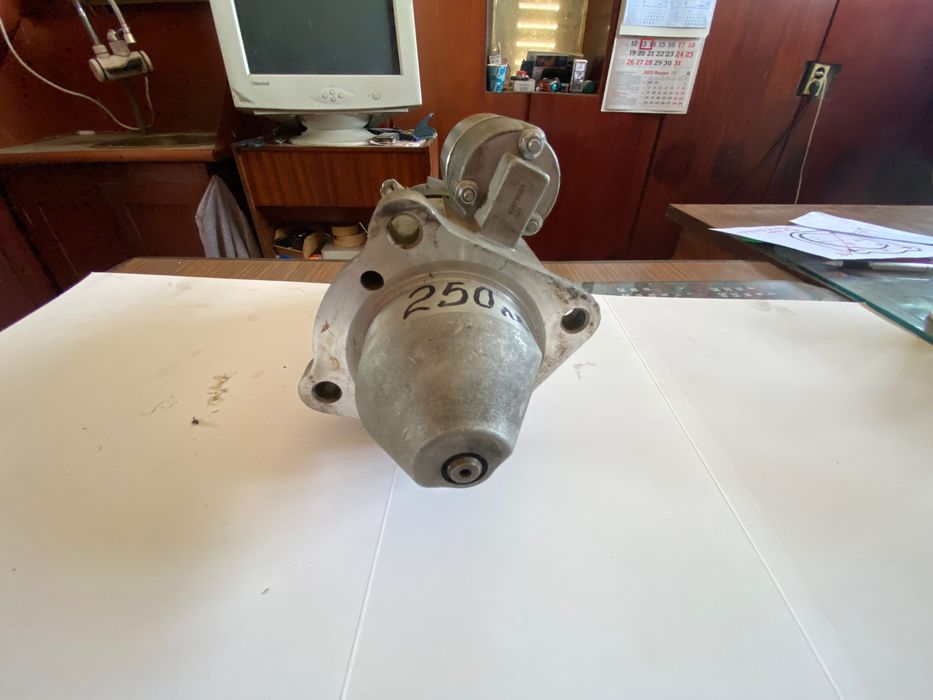 Стартери и подкачваща помпа- за Hyster