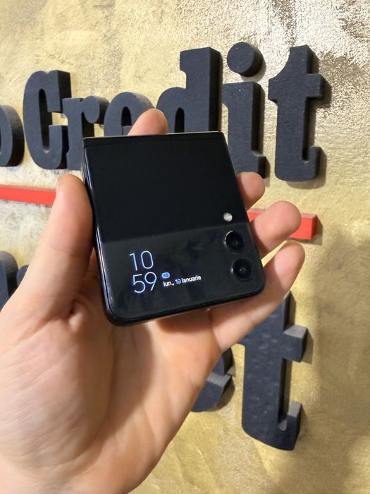 Samsung Galaxy Z Flip3 128GB 8GB RAM SM-F711B Duos