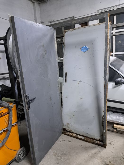 Двери металлические