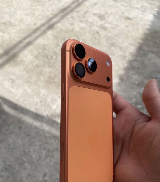 iPhone 17 pro max ekran alishgan