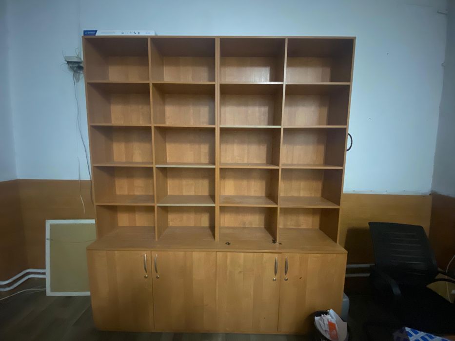 Шкаф офисный хороший