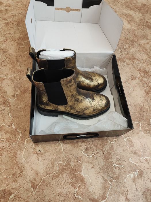 Сапоги осенние, красивые, удобные.