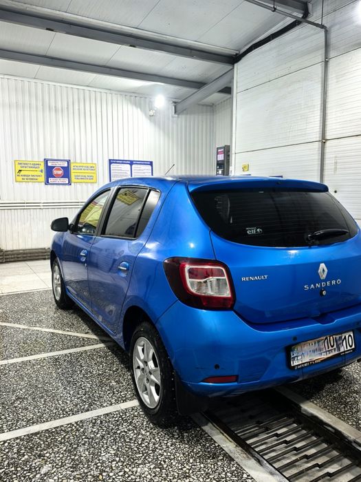 Продам Рено Сандеро