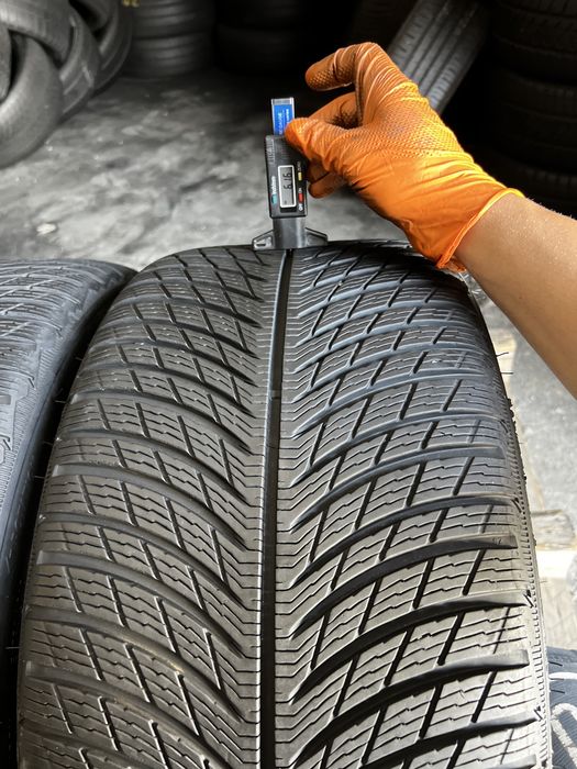 2 anvelope iarna 275/35/19 , Michelin , 6 mm , DOT 2021 !
