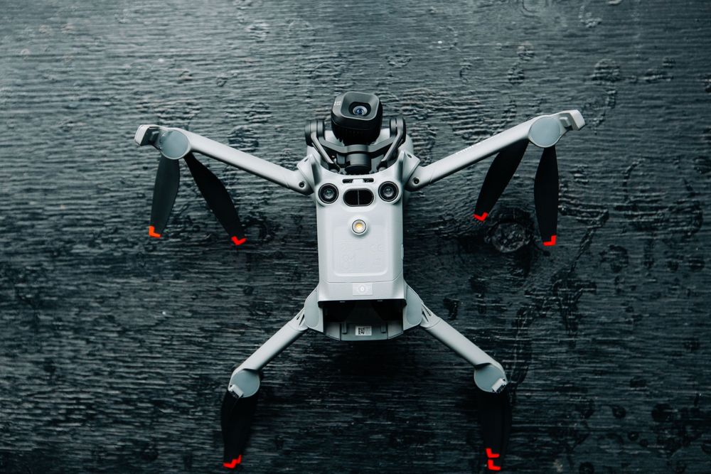 В продаже дрон DJI Mini 5 pro Combo комплект. Комбо мини 5 про.