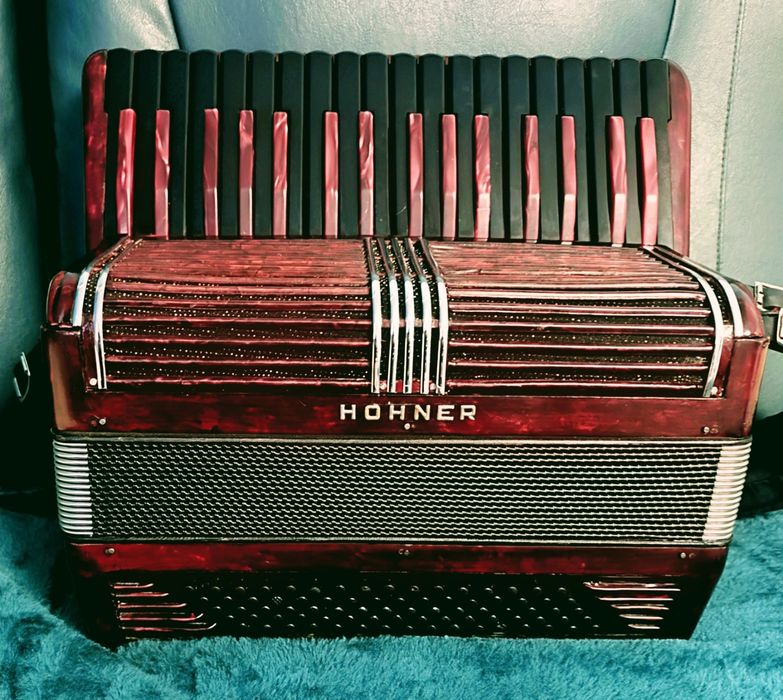 Vînd /schimb acordeon hohner