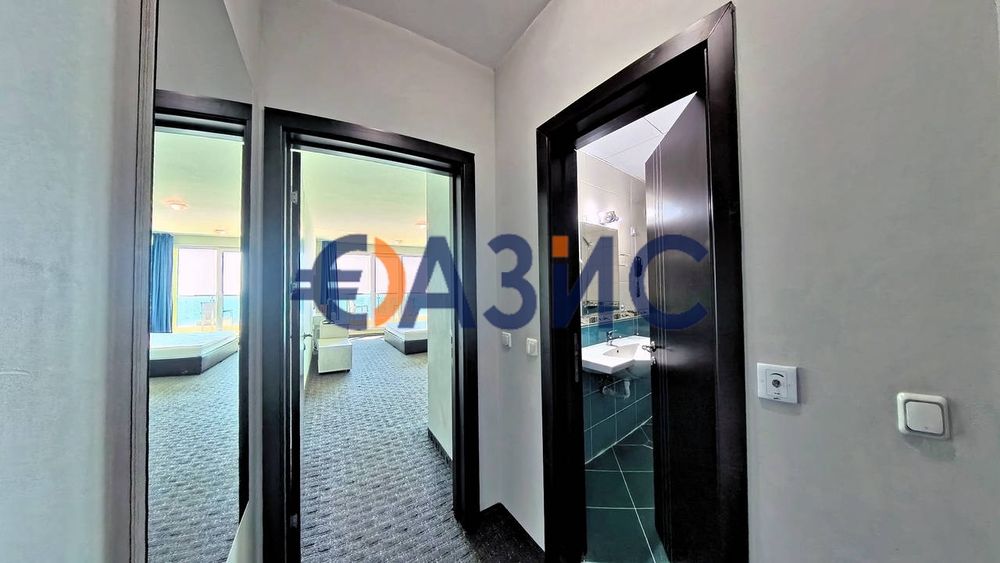 Продава се Едностаен апартамент в Несебър - 56 кв.м за 1117 €/кв.м - Снимка #9