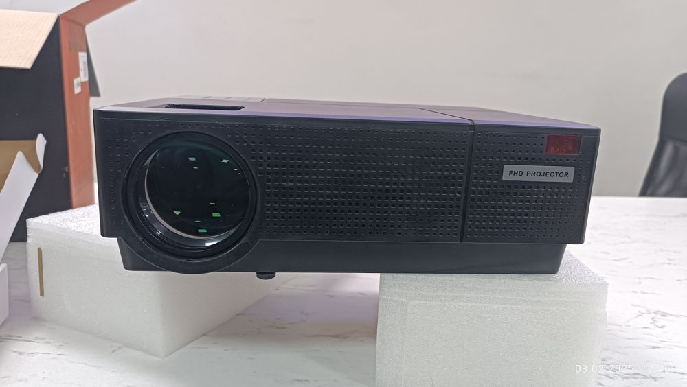 Проектор (led projector)