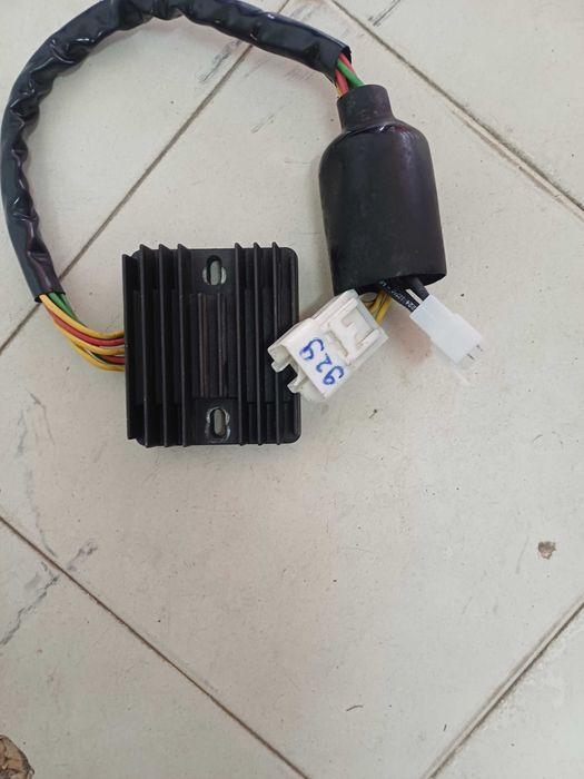 Продавам реле регулатор за honda 929rr