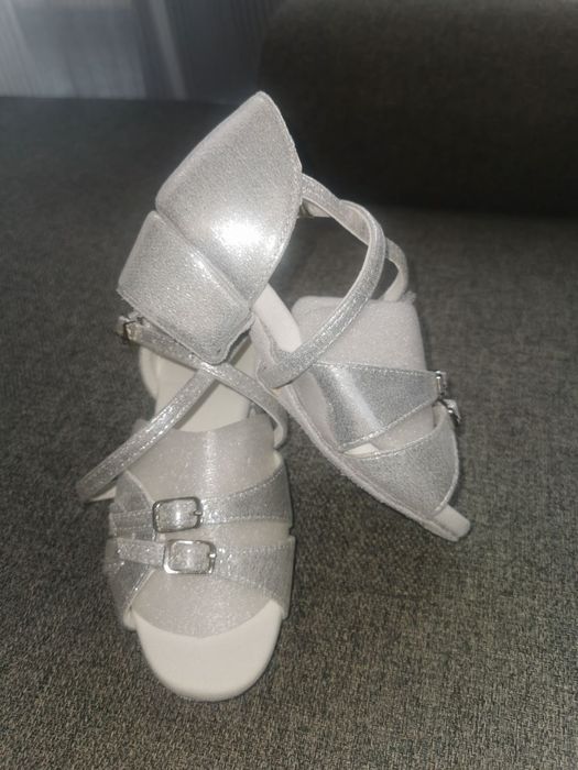 Детски обувки за спортни танци