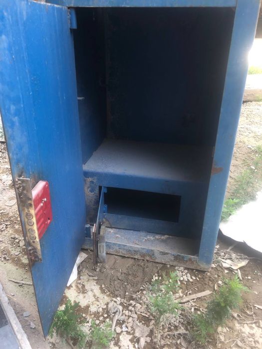 Сейф непорошковый высота около 80 см. 800 тыс. Сум