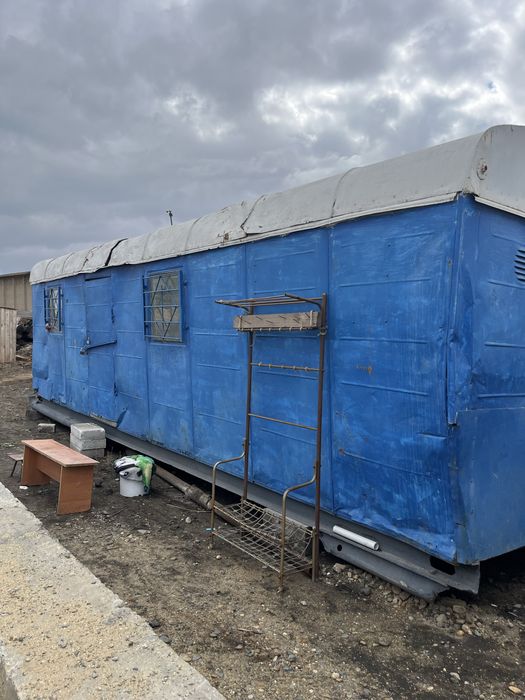 Продам  жидой вагончик, утепленный, рпзмер 9*3, есть печь, электропро