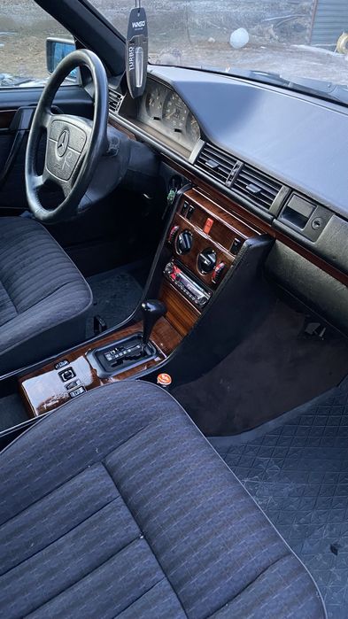 Mercedes-benz W124 230E