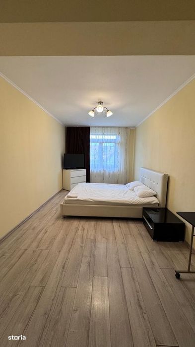 Apartament 3 cam de închiriat, cart. Rogerius