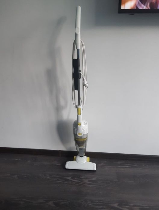 Aspirator vertical cu fir  .