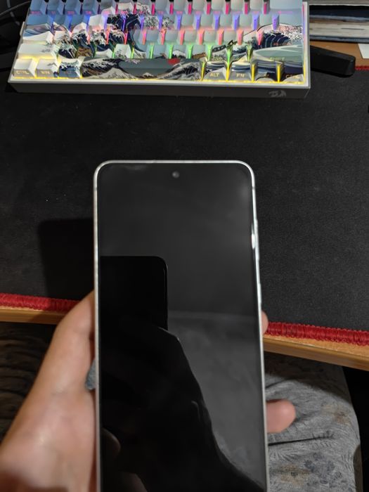 Продам телефон  Samsung s21 fe