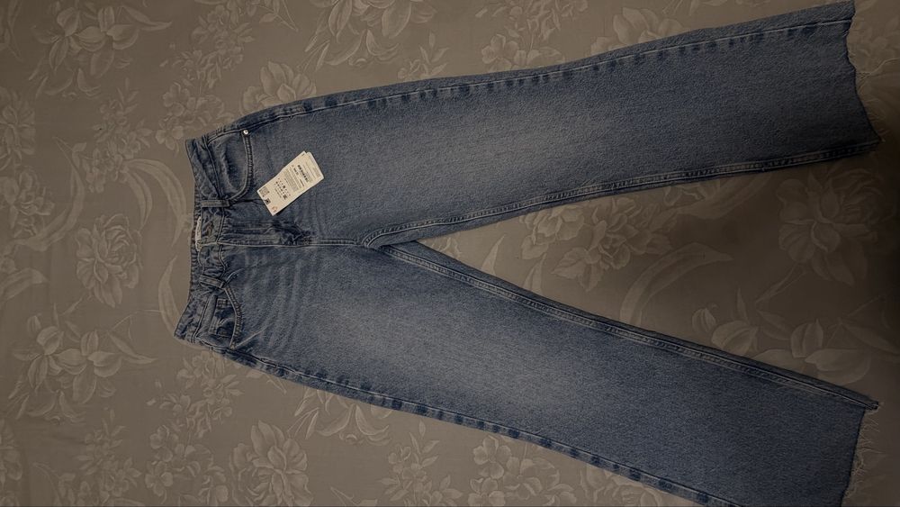 Zara джинсы прямого кроя 38