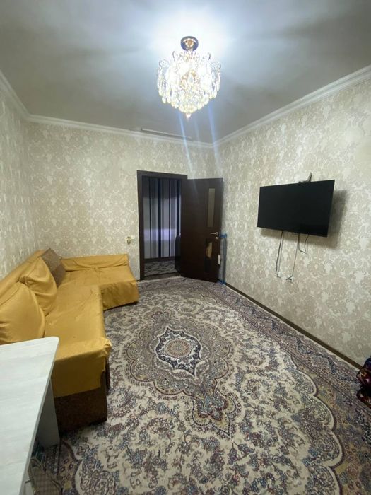 Sergeli 3 xona sotiladi srochno