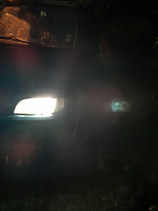 Продавам ксенон комплект