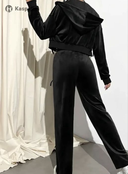 Продам велюровый костюм