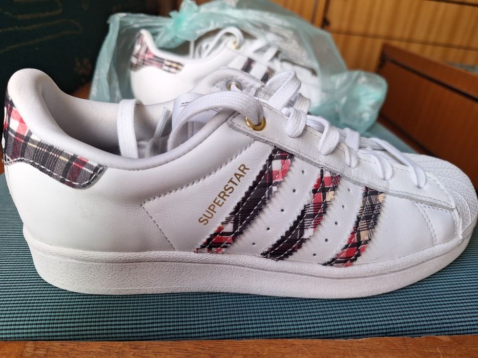 Маратонки Adidas размер 37.5