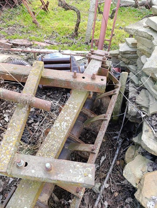 Продавам навесна V- образна дискова брана