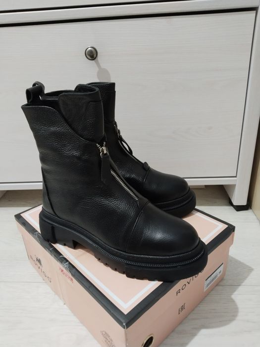 Продам срочно обувь