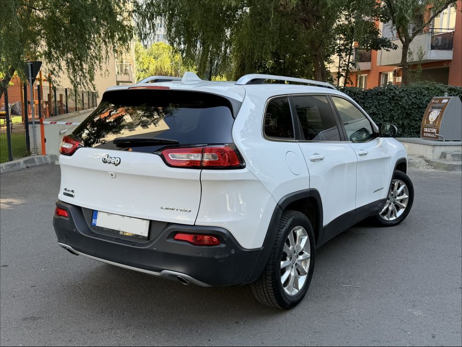 Jeep Cherokee 2014 Automat / 170 CP / Panoramic / Ventilatie 8990 Euro
