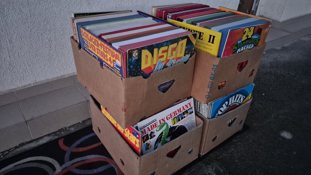 Vând 200lp Lot Discuri Vinil colectie muzica usoara mixta straina

Lot