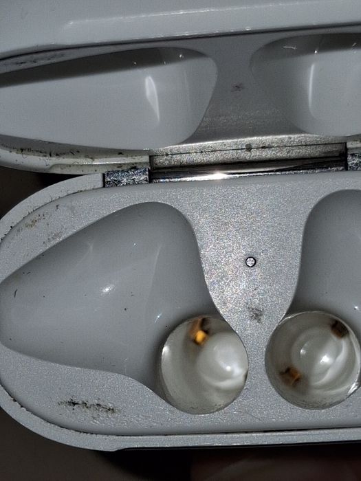 Airpods 2 кейс с наушниками оригинал