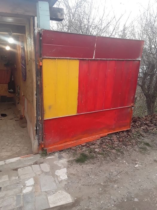 Продавам гаражна врата