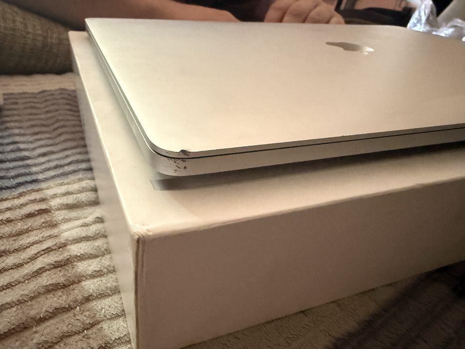 Macbook 16 pro i9, 16gb озу, ssd 1000gb