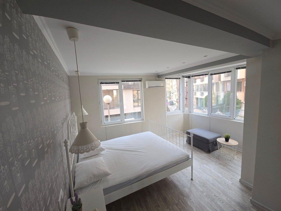 Тристаен апартамент, под наем, Гръцка махала