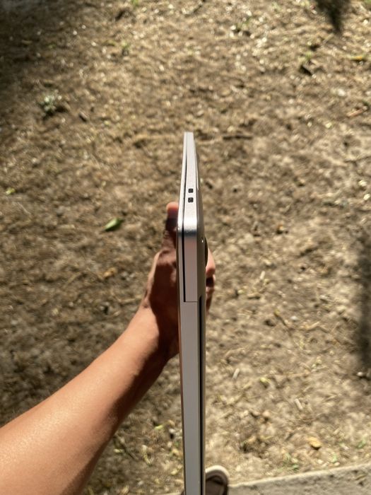 Macbook Pro ( 16 GB RAM, 1 TB SSD )