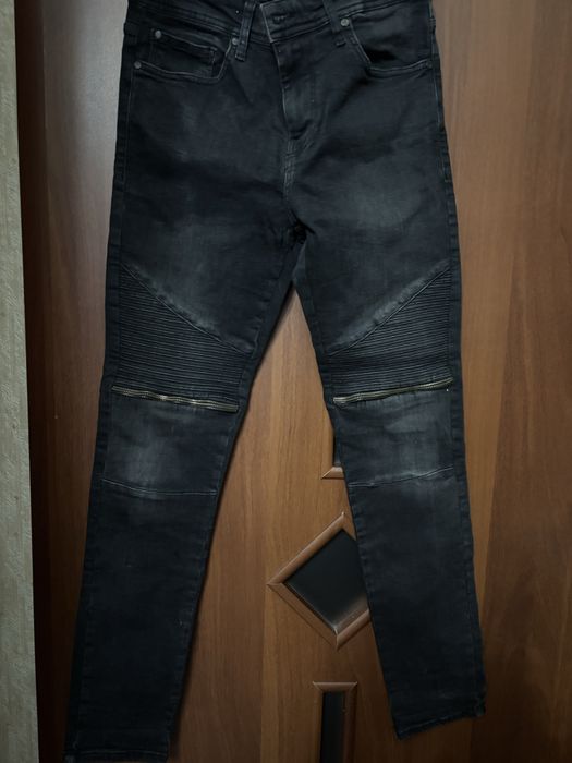 Продаю спортивный костюм