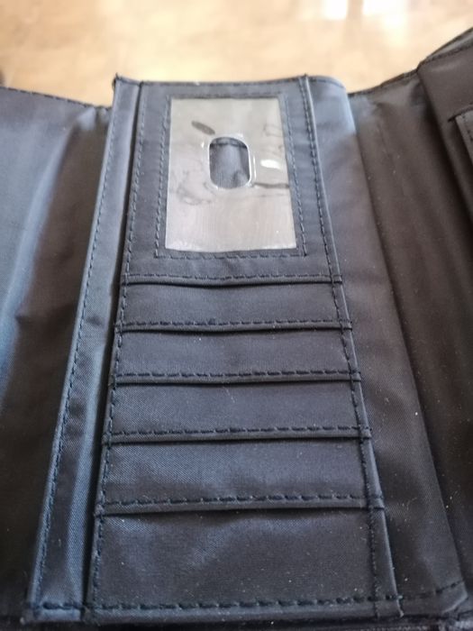 Дамски кожен портфейл