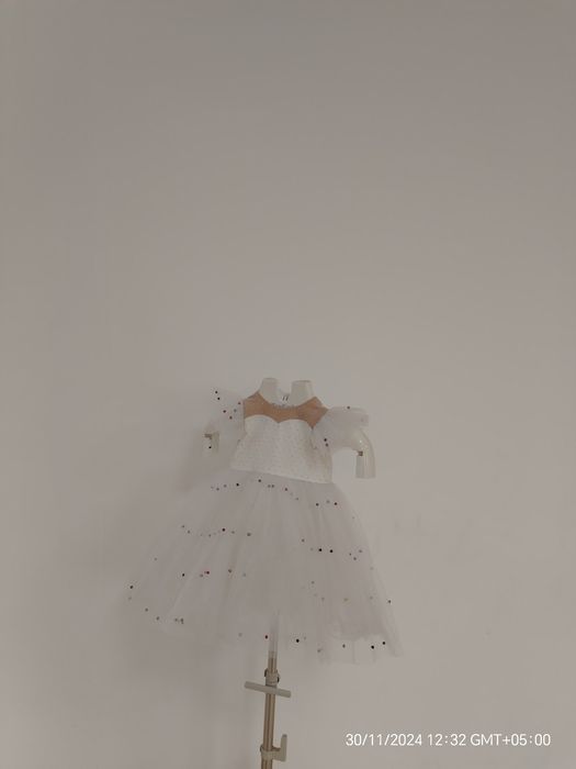 Платье срочно продам