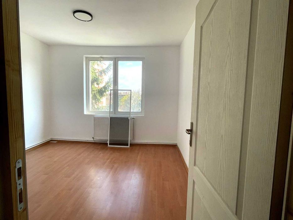 Apartament cu 3 camere in mun. Brasov