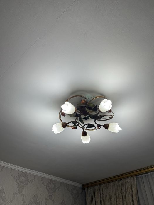 Кованная люстра хорошего качества