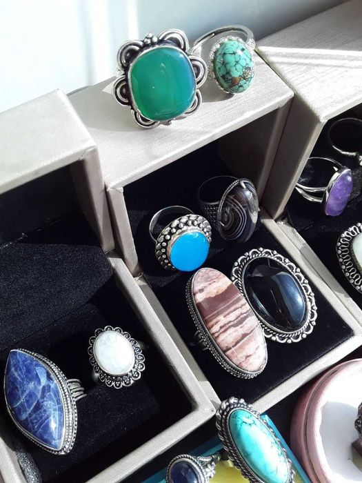 Кольцо с натуральным камнем