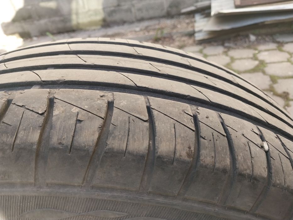 2 шины Cordiant 215 65 R16.