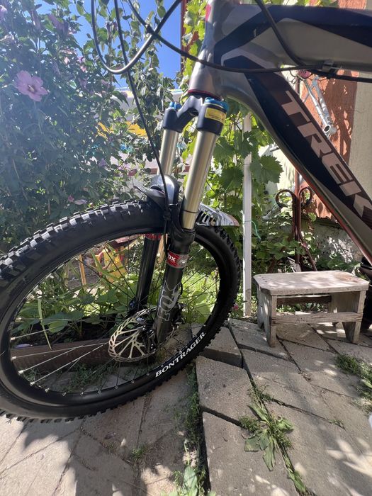 Trek remedy 8 full x floater